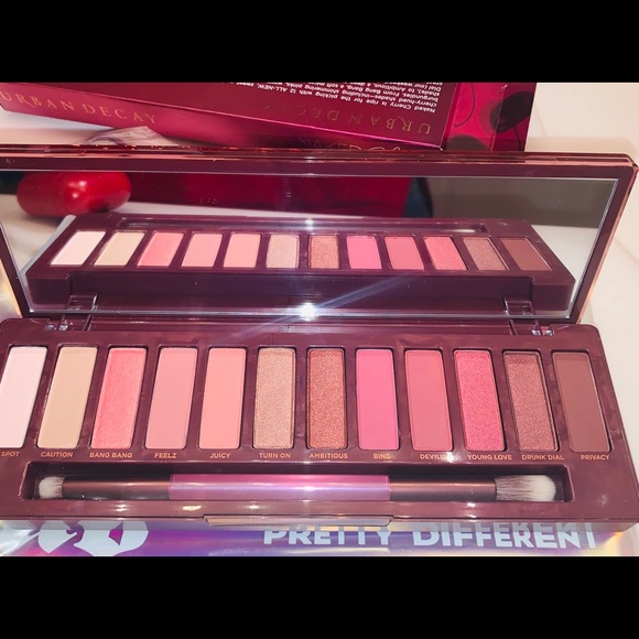 Urban Decay Other - NIB‼️ UD Cherry palette 🍒Comes with FREE gift 🎁